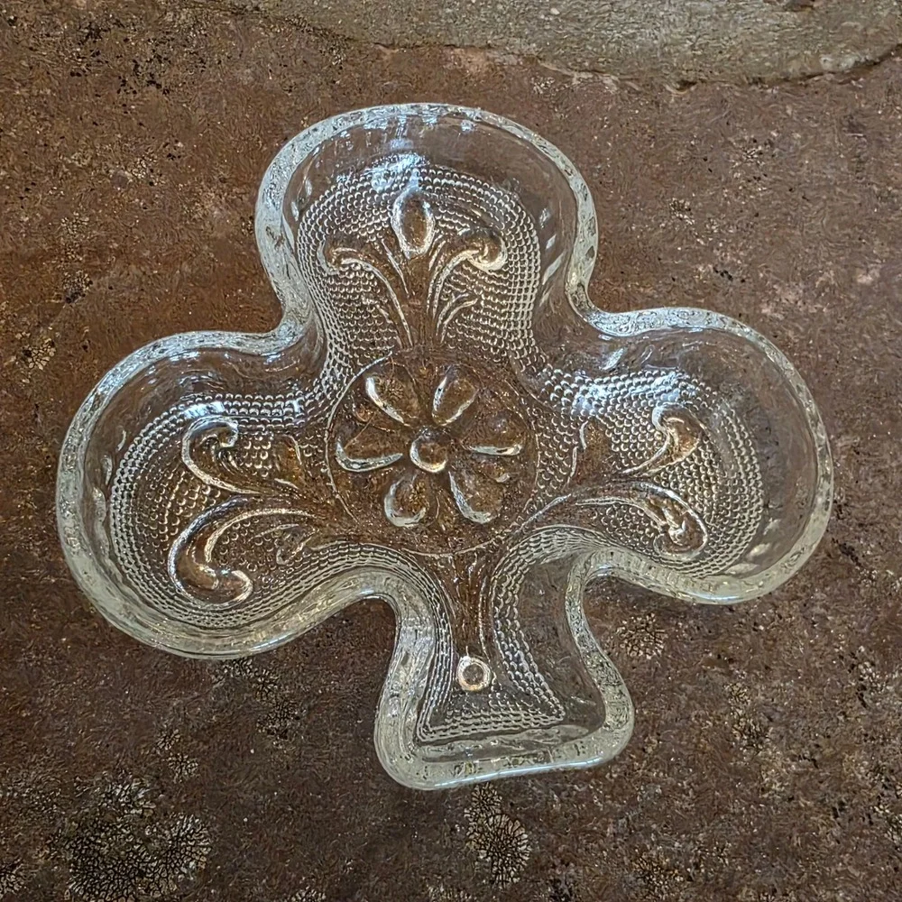 Vtg Clear Pressed Indiana Glass Club Shamrock Trinket Dish Floral Embossed 4